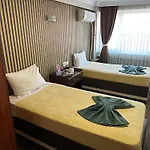 Отель Metropol 1 2*