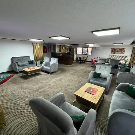 Metropol 1 מלון 2*