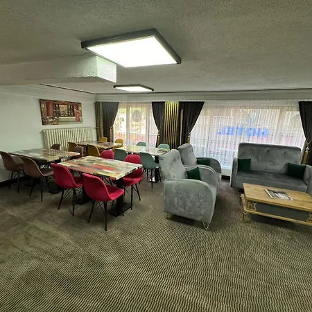 Metropol 1 Hotell 2*